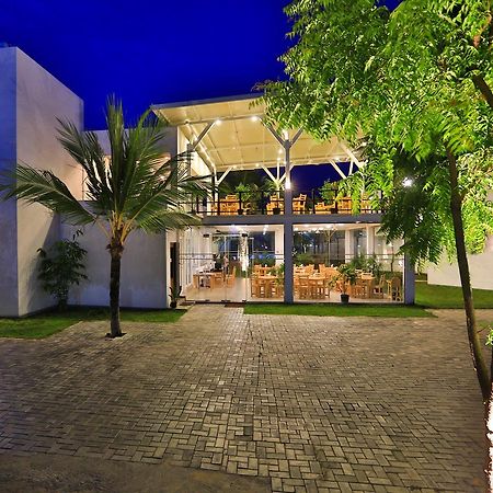 فندق Arugambay Roccos آروغام المظهر الخارجي الصورة